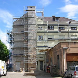 Echafaudage pour travaux de grande hauteur